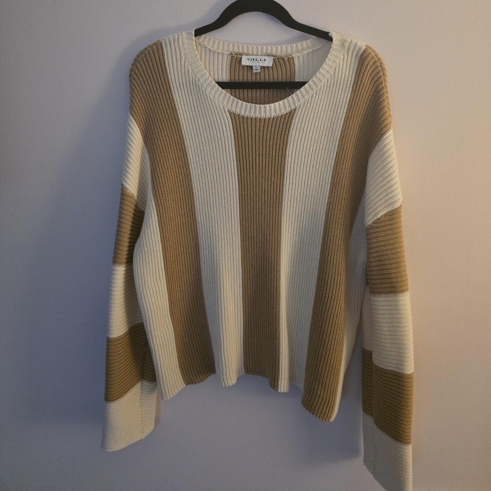 NWOT Boutique Sweater Gold & White Large